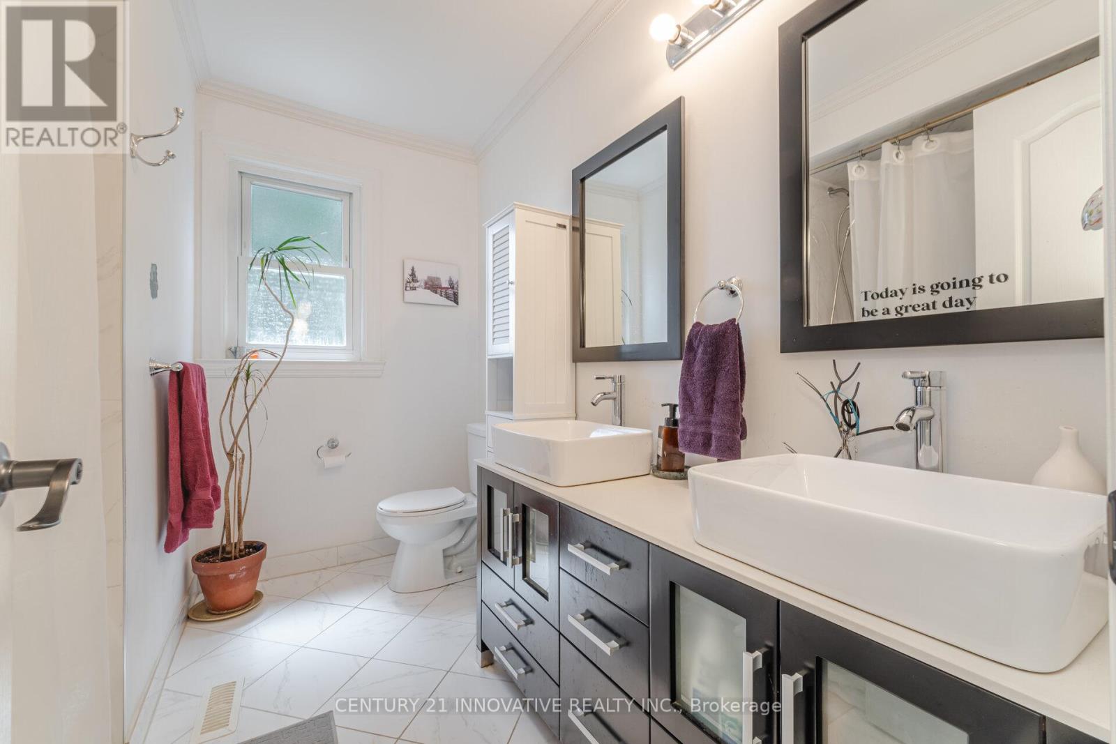 Photo 18 of 37 Massey Street, Brampton ON