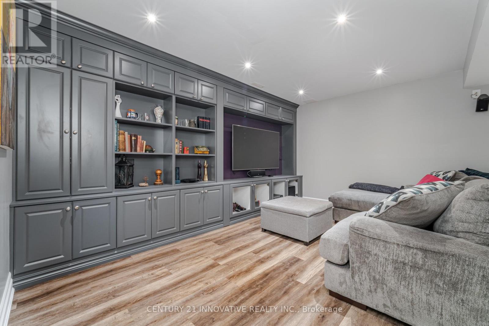 Photo 20 of 37 Massey Street, Brampton ON