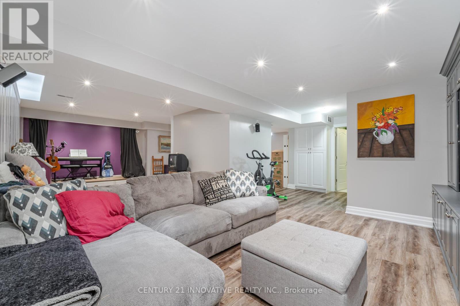 Photo 21 of 37 Massey Street, Brampton ON