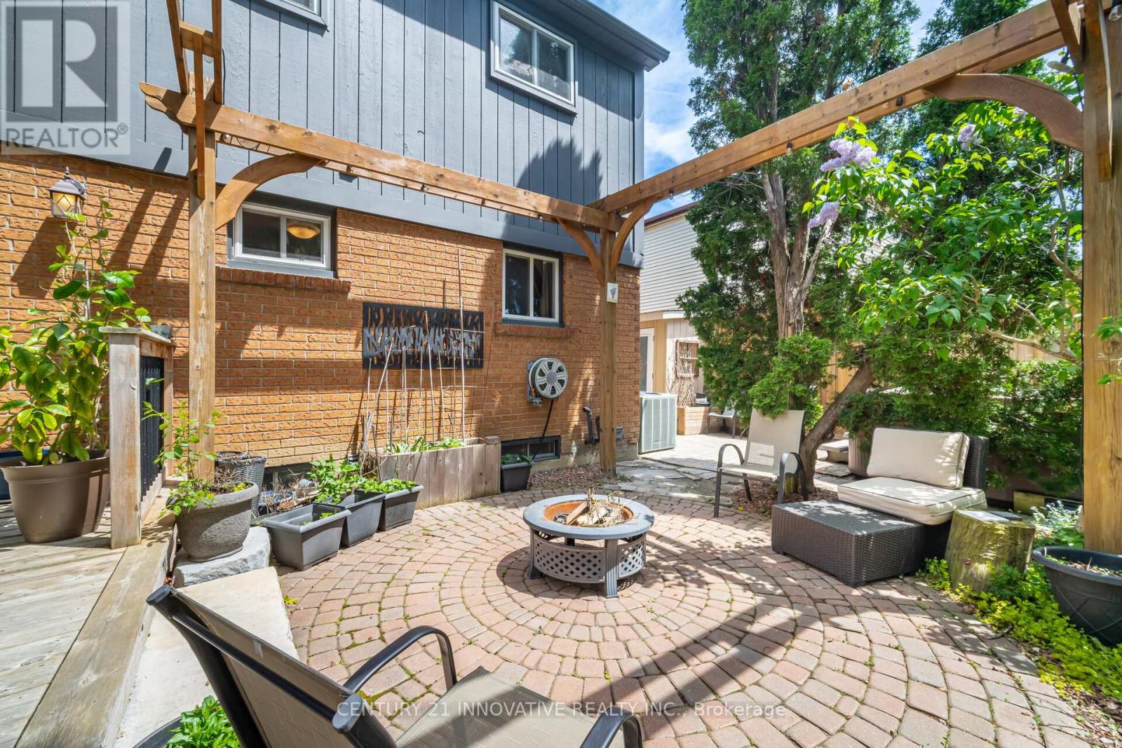 Photo 23 of 37 Massey Street, Brampton ON