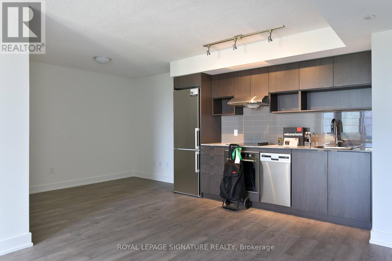 Photo 10 of 1806 7 Mabelle Avenue, Toronto ON