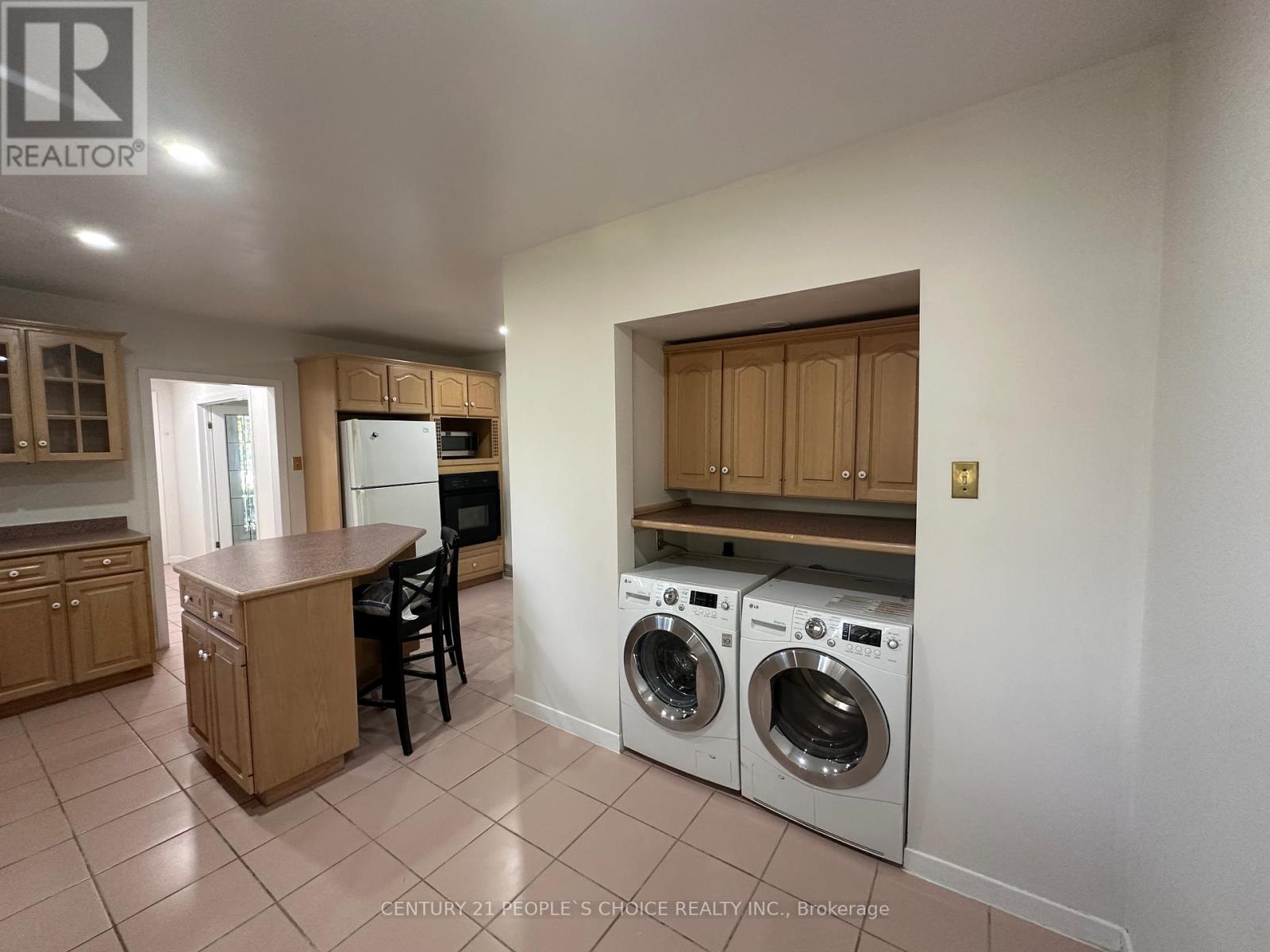Photo 10 of Main Floor 1252 Mont Clair Drive, Oakville ON