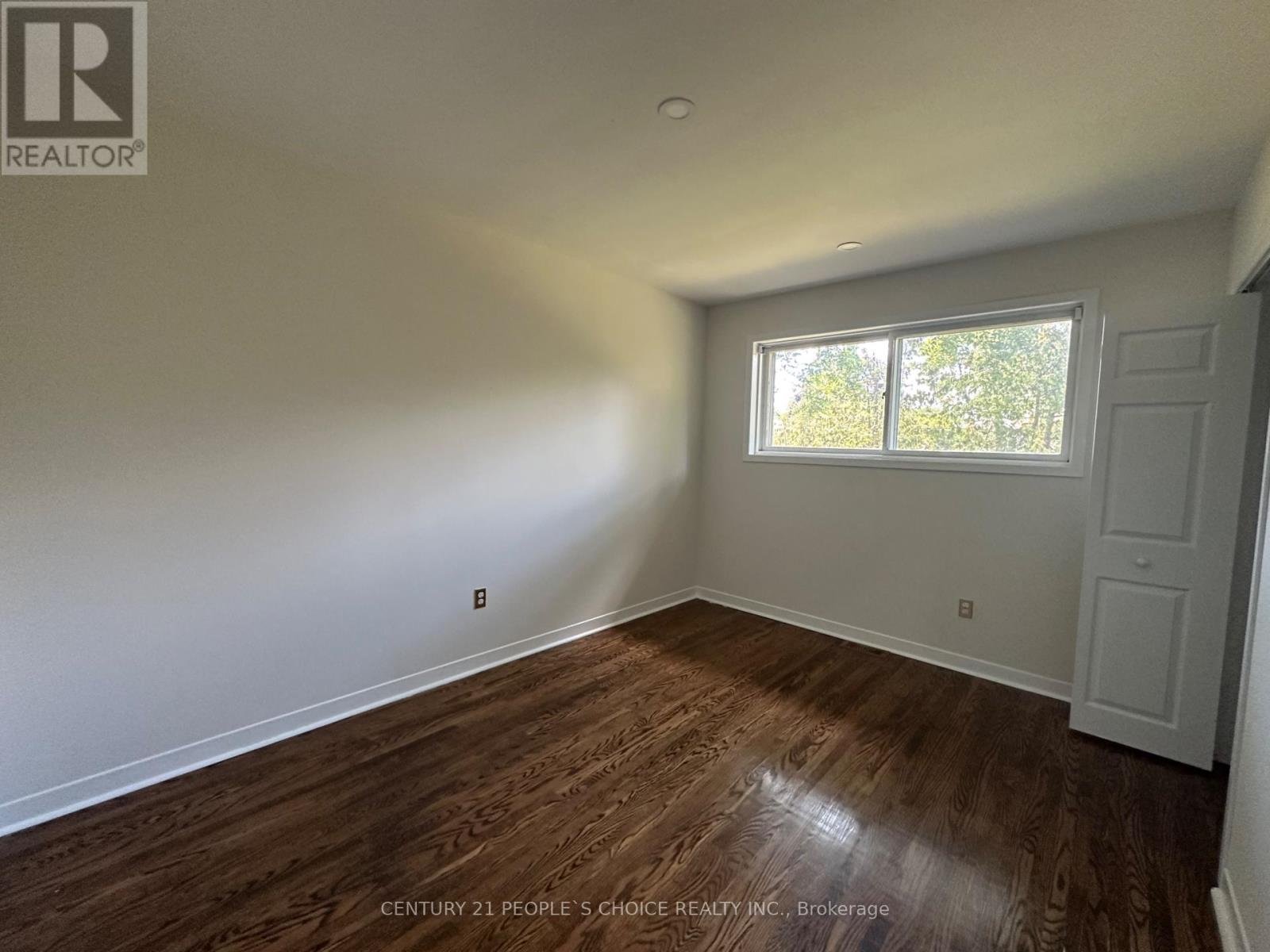 Photo 16 of Main Floor 1252 Mont Clair Drive, Oakville ON