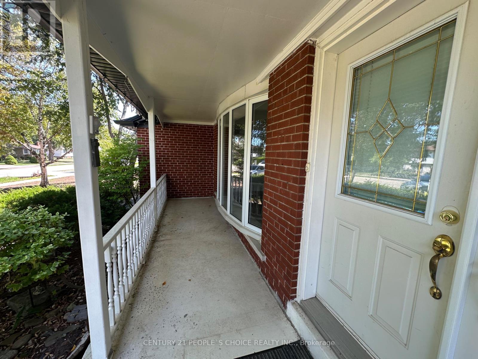 Photo 4 of Main Floor 1252 Mont Clair Drive, Oakville ON