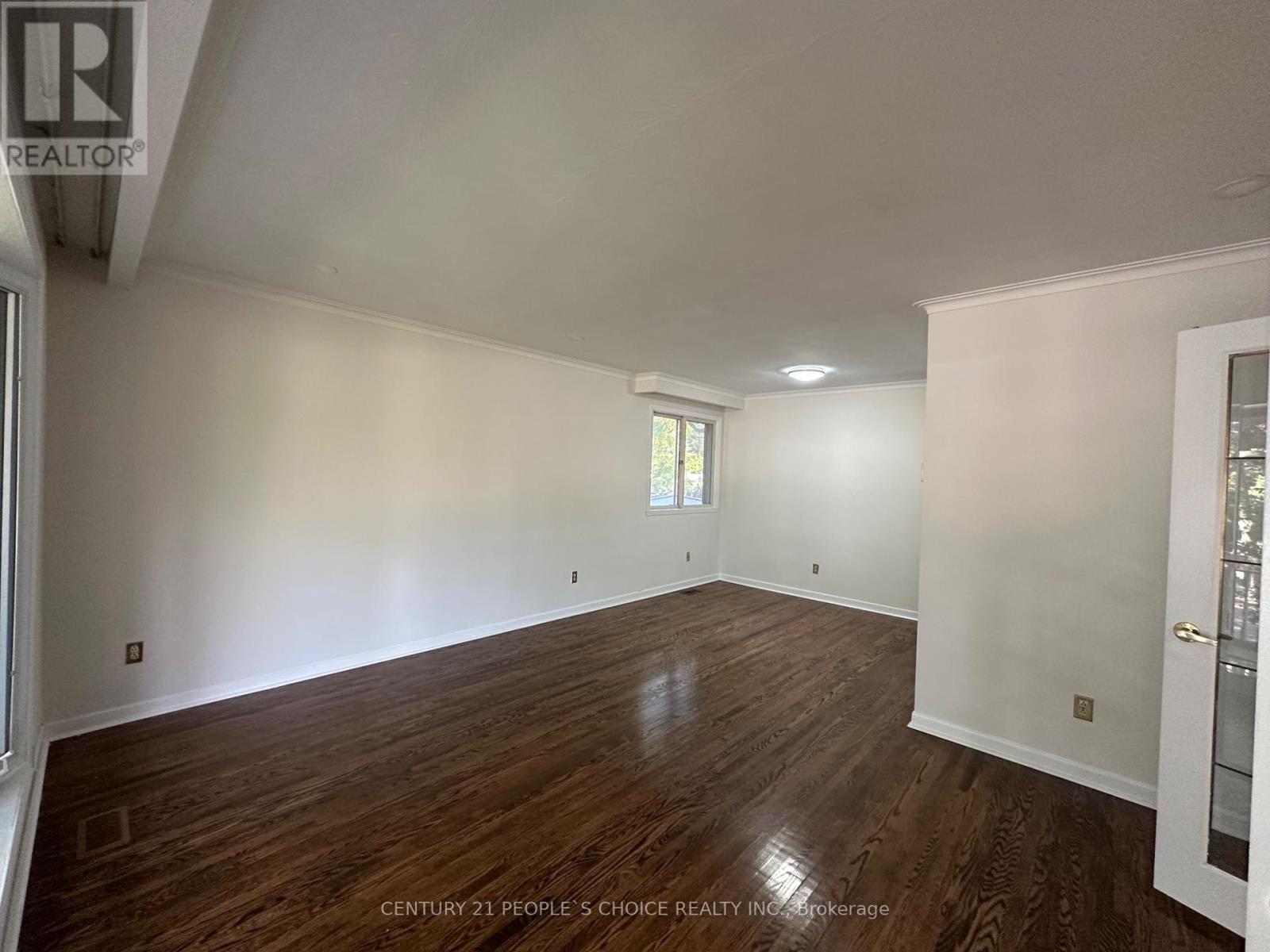 Photo 7 of Main Floor 1252 Mont Clair Drive, Oakville ON