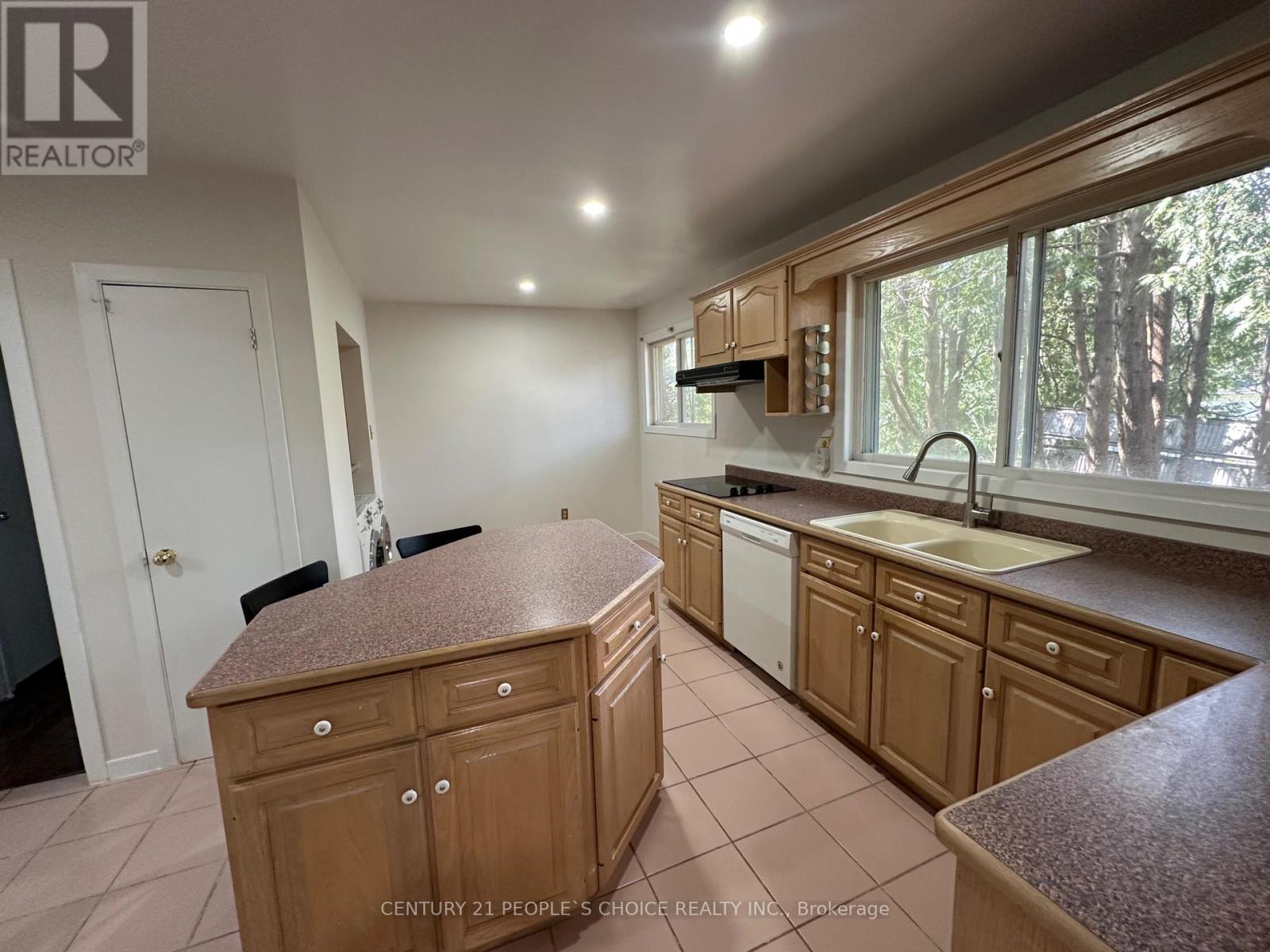 Photo 9 of Main Floor 1252 Mont Clair Drive, Oakville ON