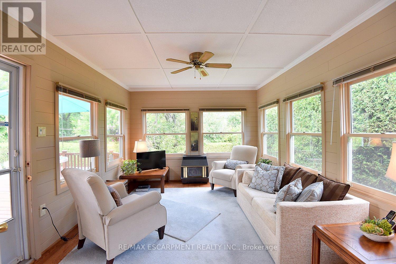 Photo 19 of 219 Strathcona Drive, Burlington ON