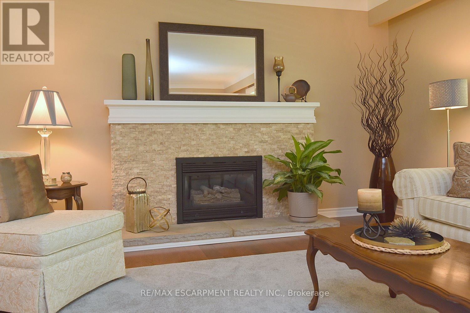 Photo 7 of 219 Strathcona Drive, Burlington ON
