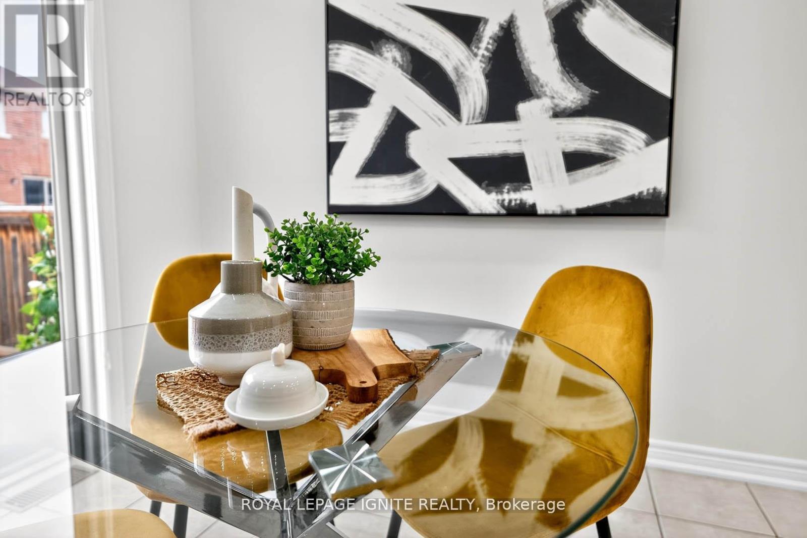 Photo 15 of 24 Micarta Avenue, Brampton ON