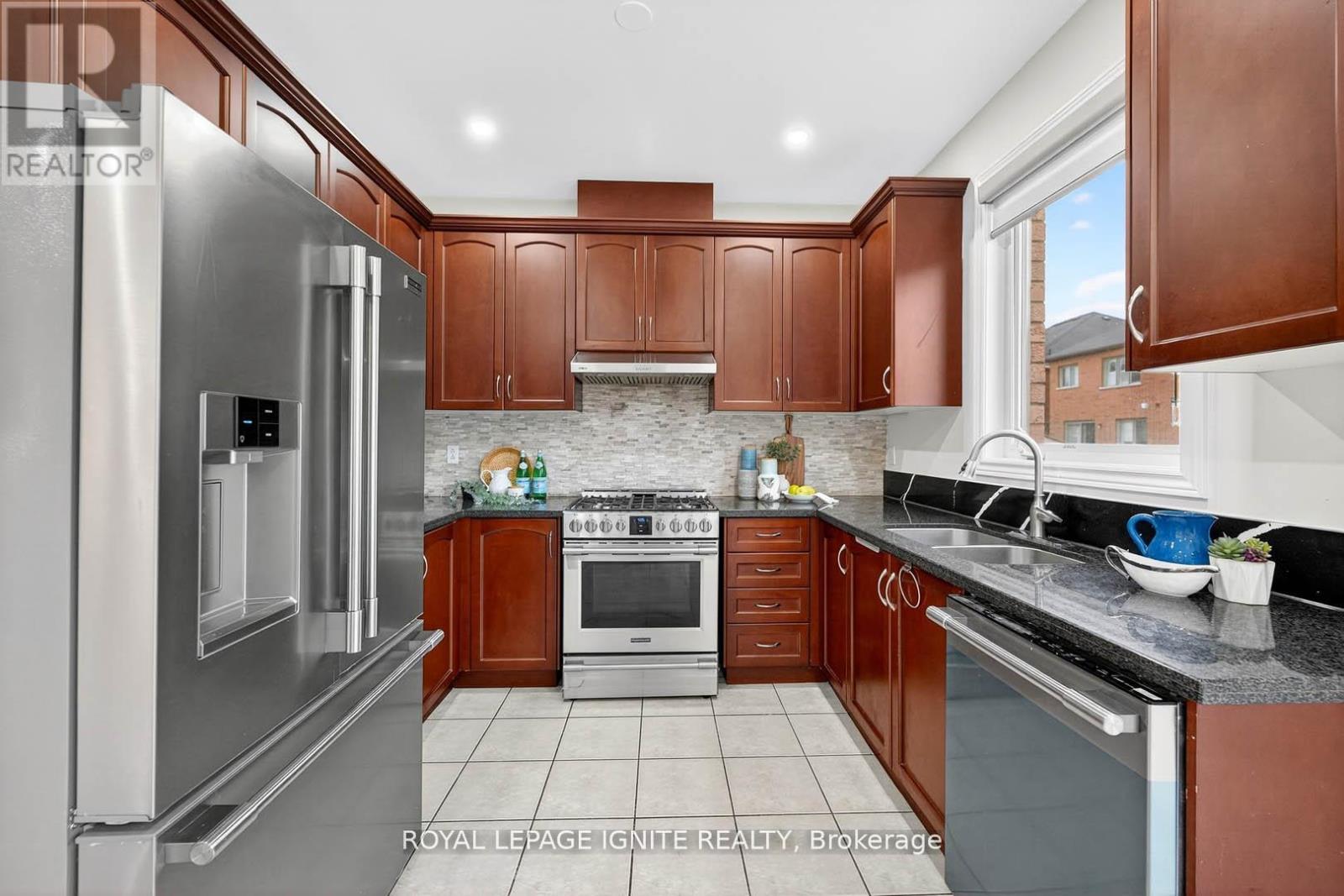 Photo 18 of 24 Micarta Avenue, Brampton ON