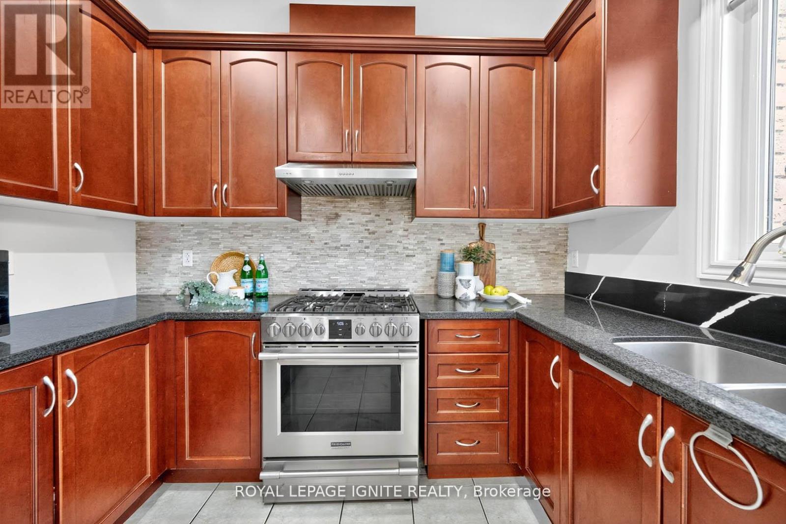 Photo 20 of 24 Micarta Avenue, Brampton ON