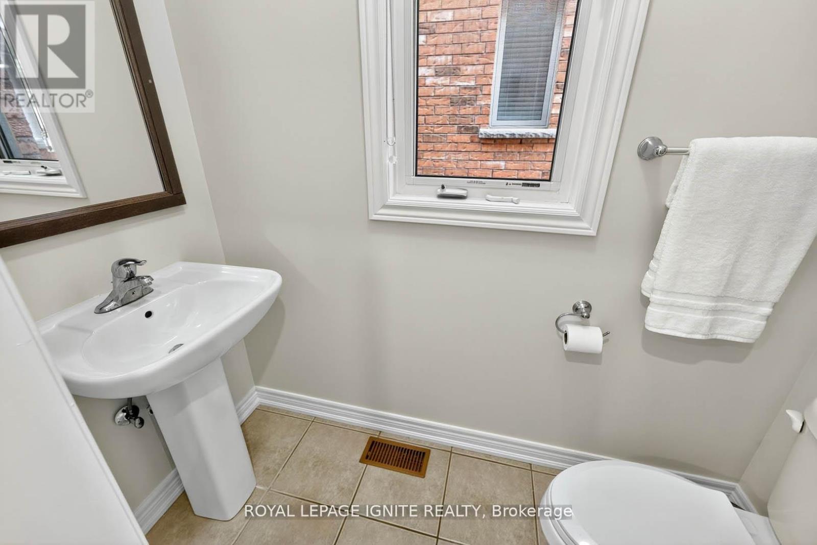 Photo 22 of 24 Micarta Avenue, Brampton ON