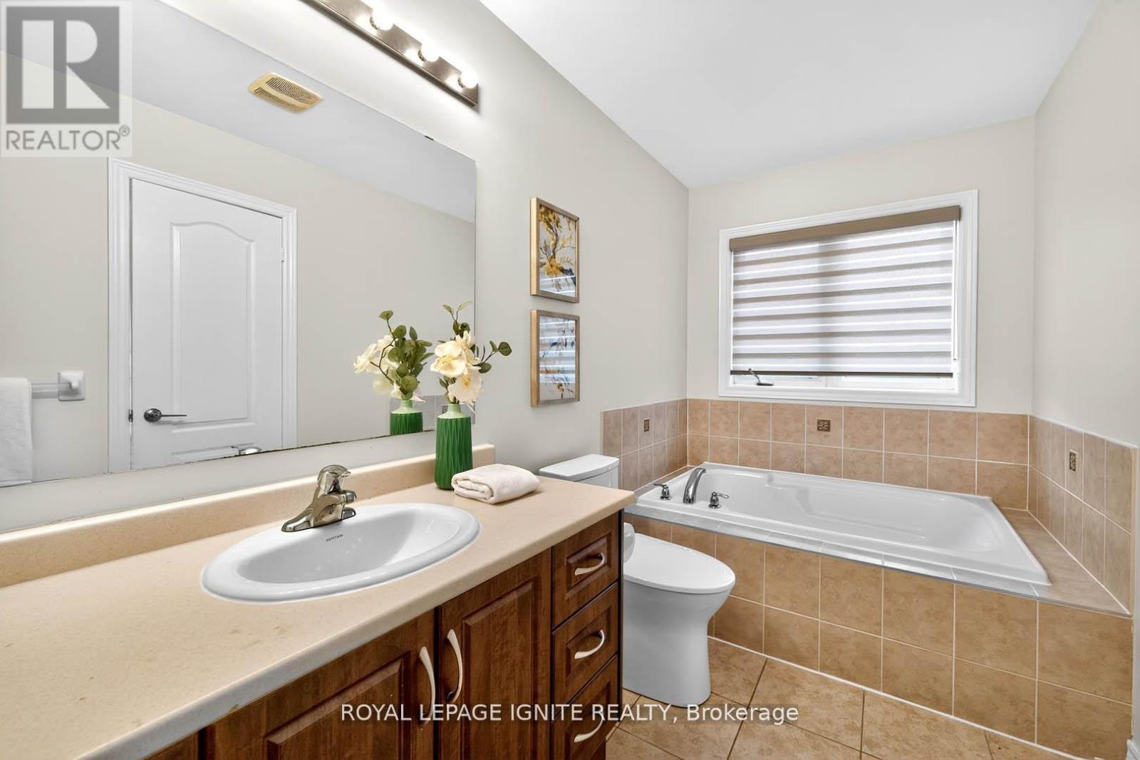 Photo 28 of 24 Micarta Avenue, Brampton ON