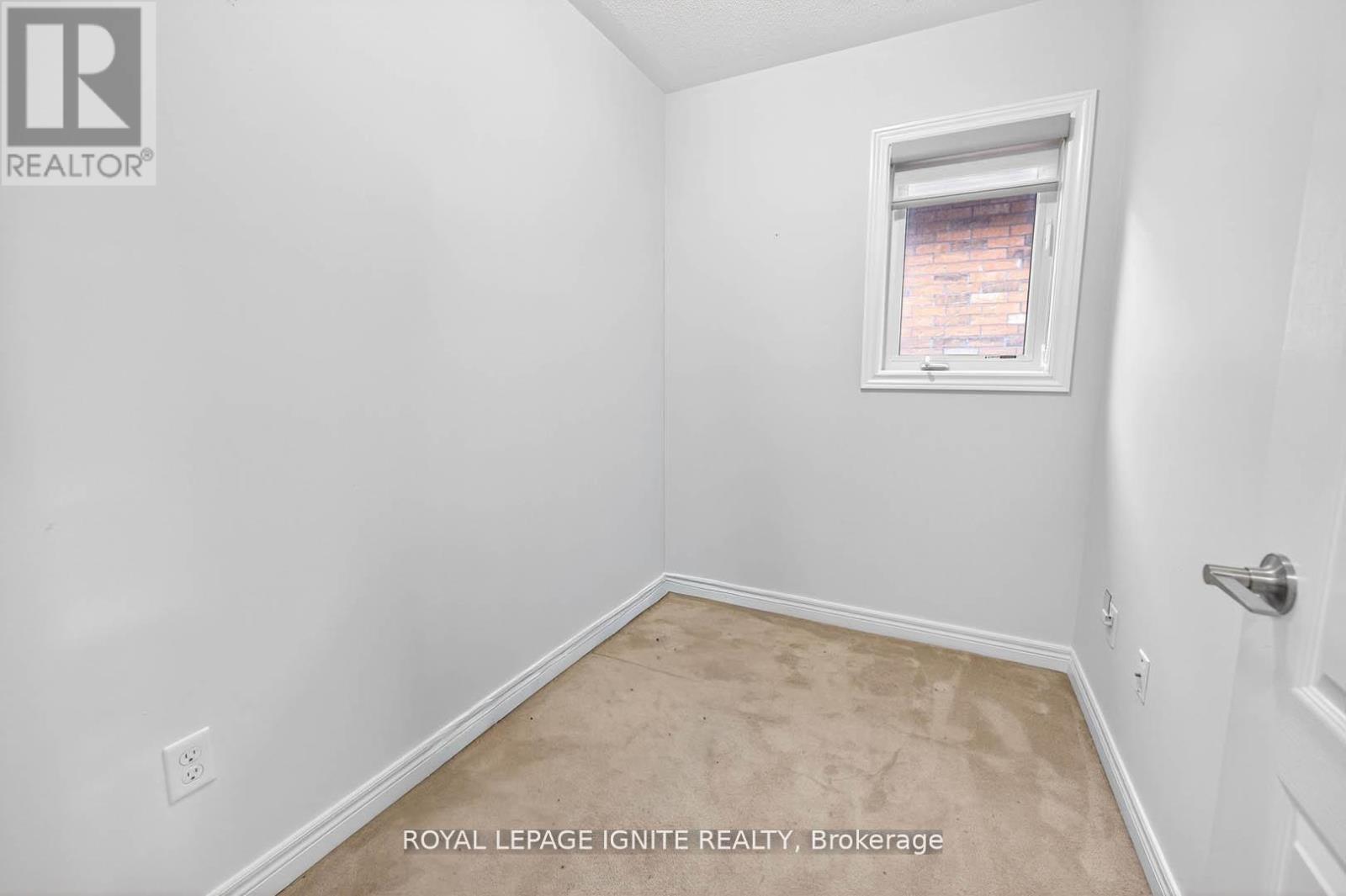 Photo 32 of 24 Micarta Avenue, Brampton ON