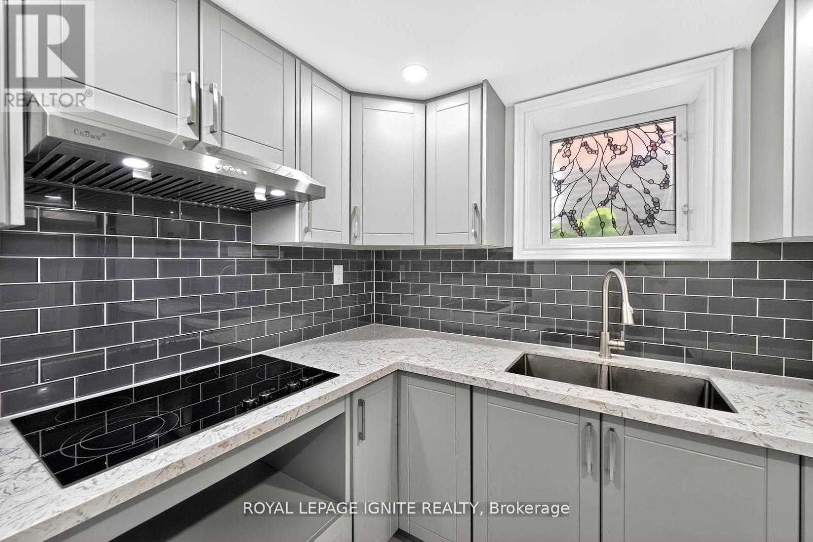 Photo 42 of 24 Micarta Avenue, Brampton ON