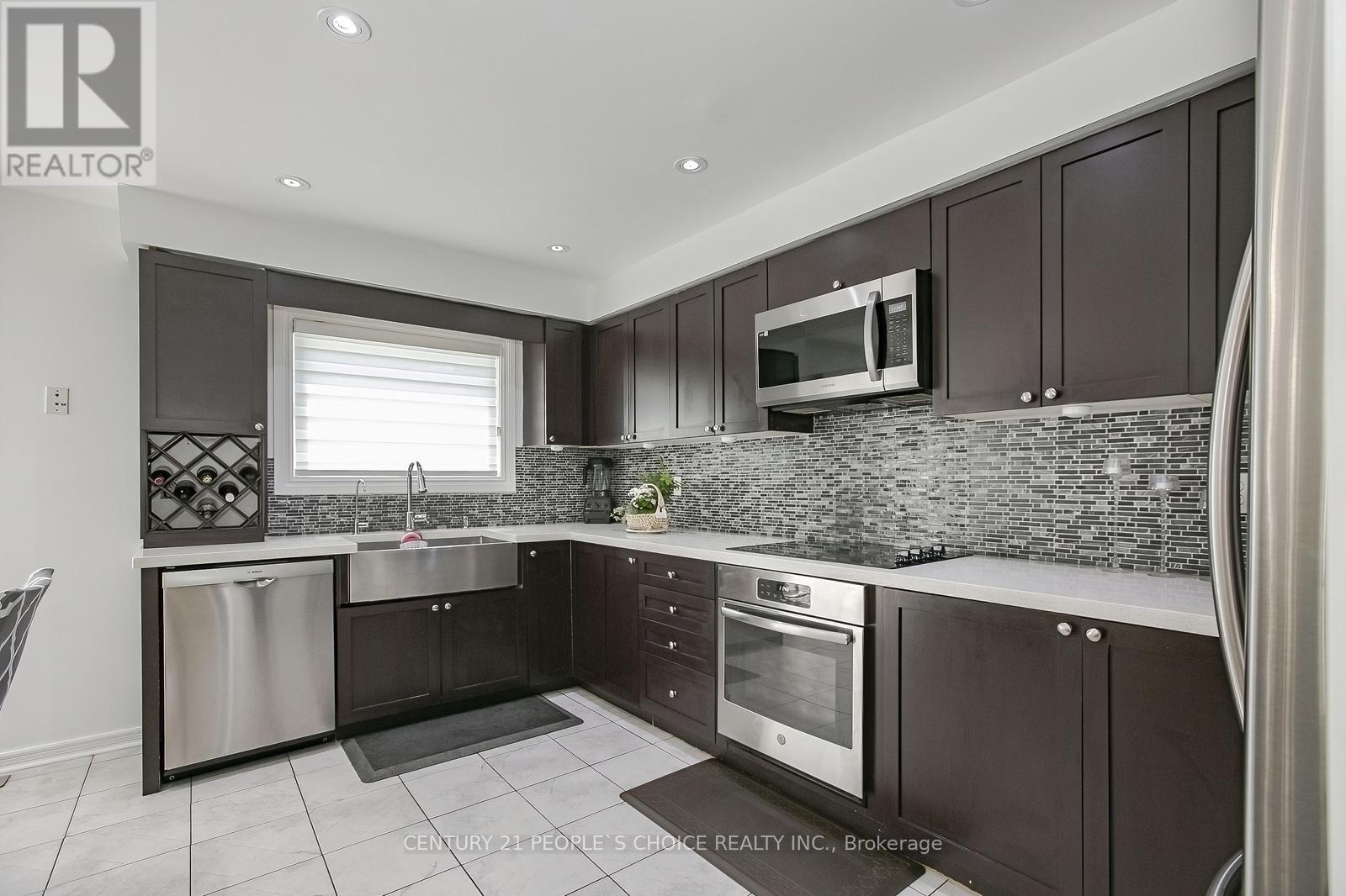 Photo 14 of 47 Garibaldi Drive, Brampton ON
