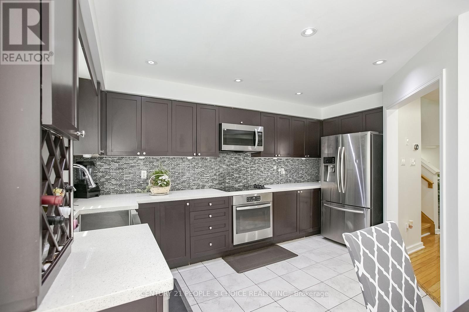Photo 15 of 47 Garibaldi Drive, Brampton ON