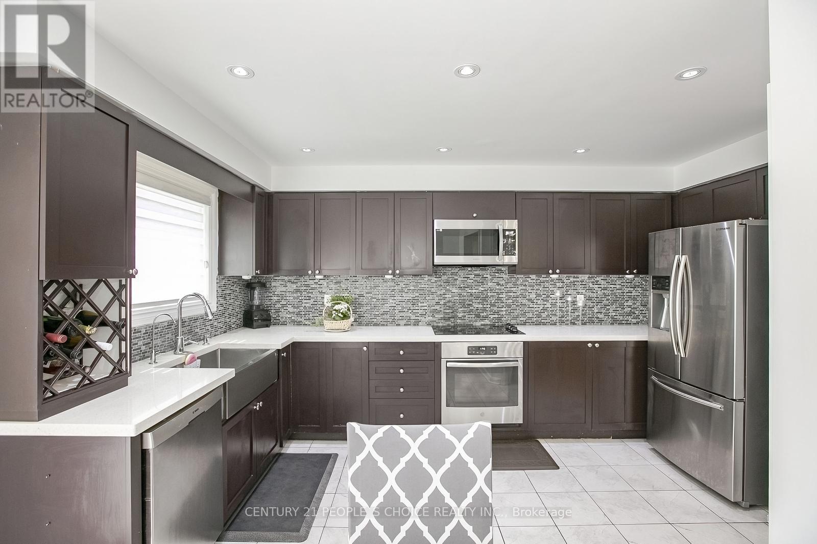 Photo 16 of 47 Garibaldi Drive, Brampton ON