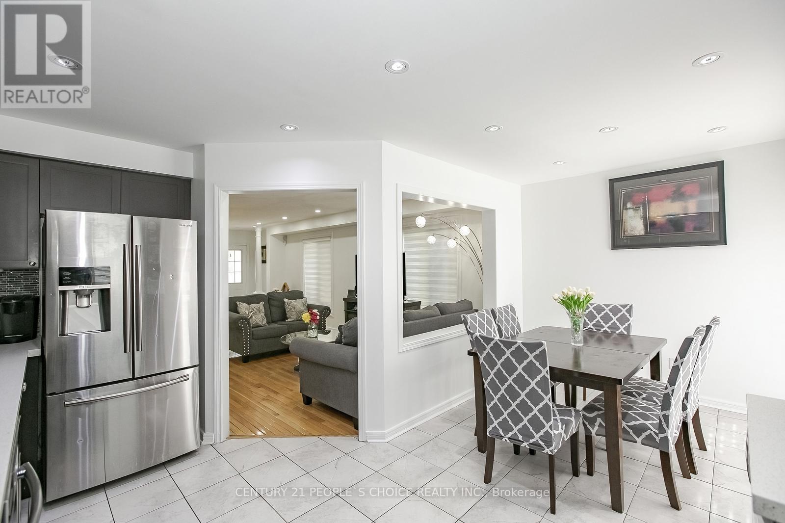 Photo 17 of 47 Garibaldi Drive, Brampton ON