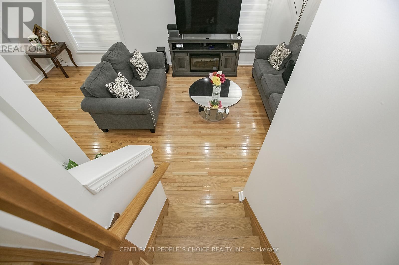 Photo 23 of 47 Garibaldi Drive, Brampton ON