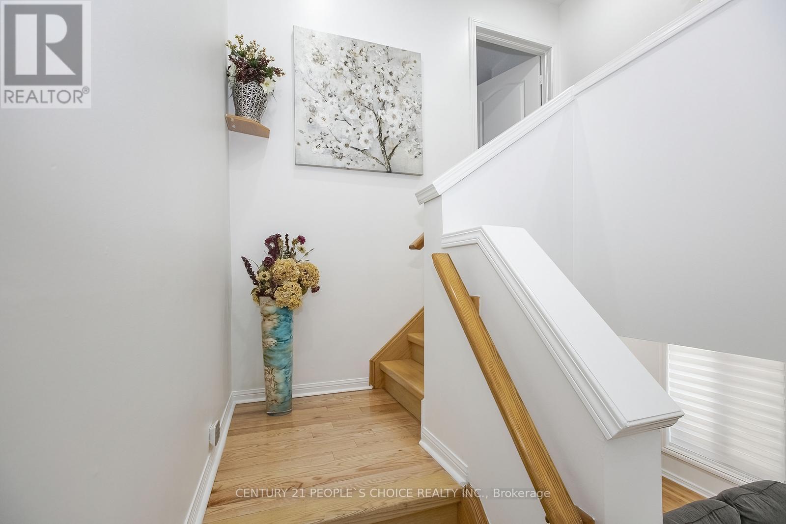 Photo 24 of 47 Garibaldi Drive, Brampton ON