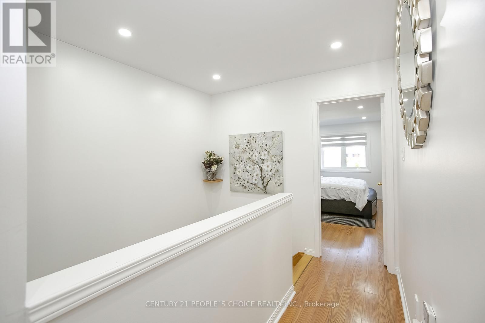 Photo 26 of 47 Garibaldi Drive, Brampton ON