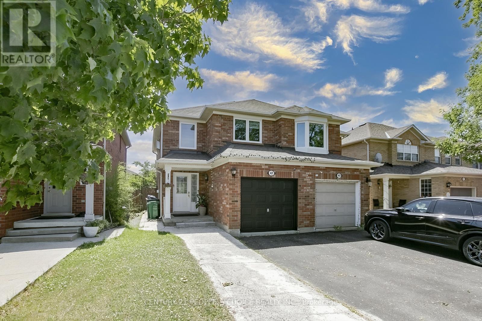 Photo 3 of 47 Garibaldi Drive, Brampton ON
