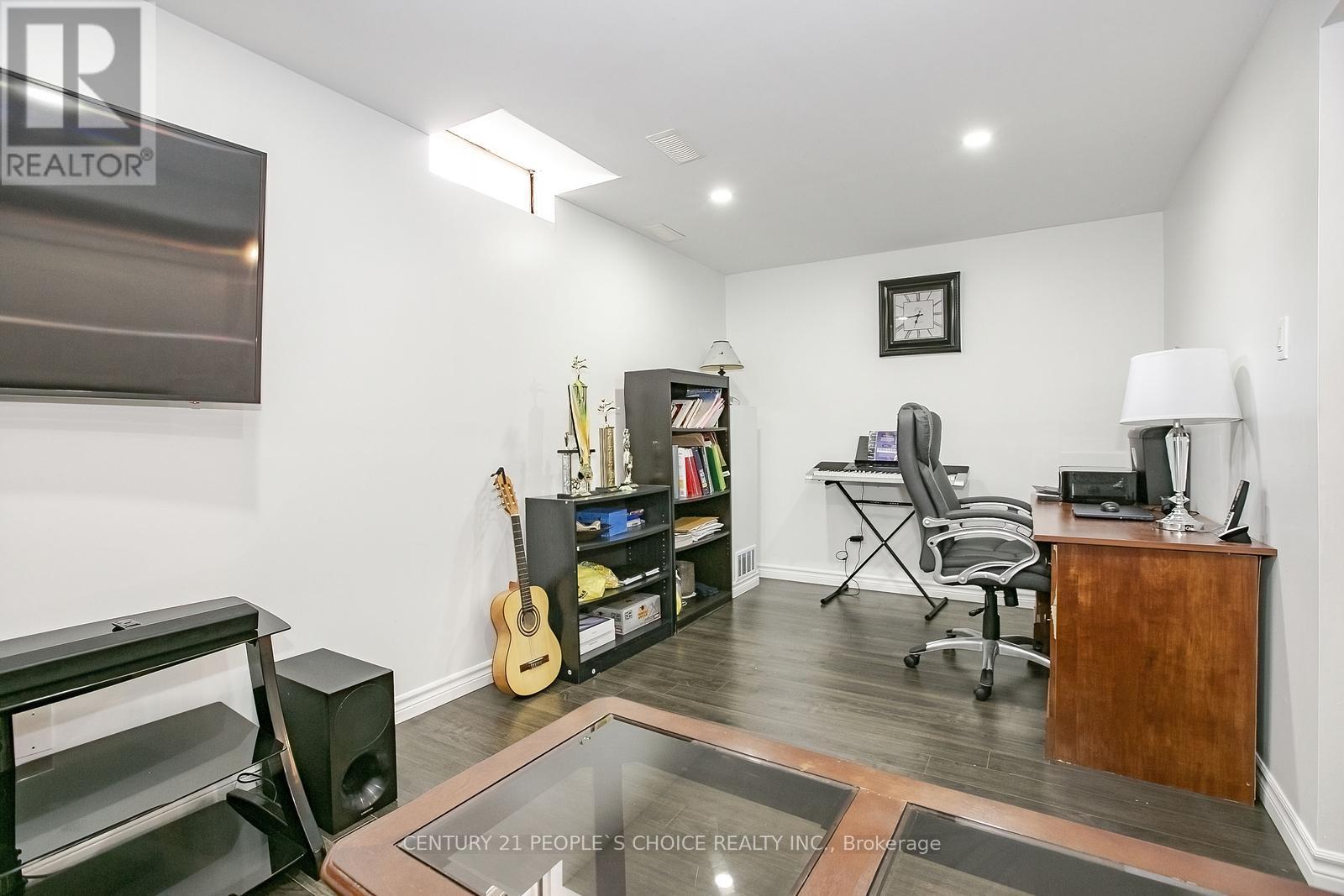 Photo 42 of 47 Garibaldi Drive, Brampton ON