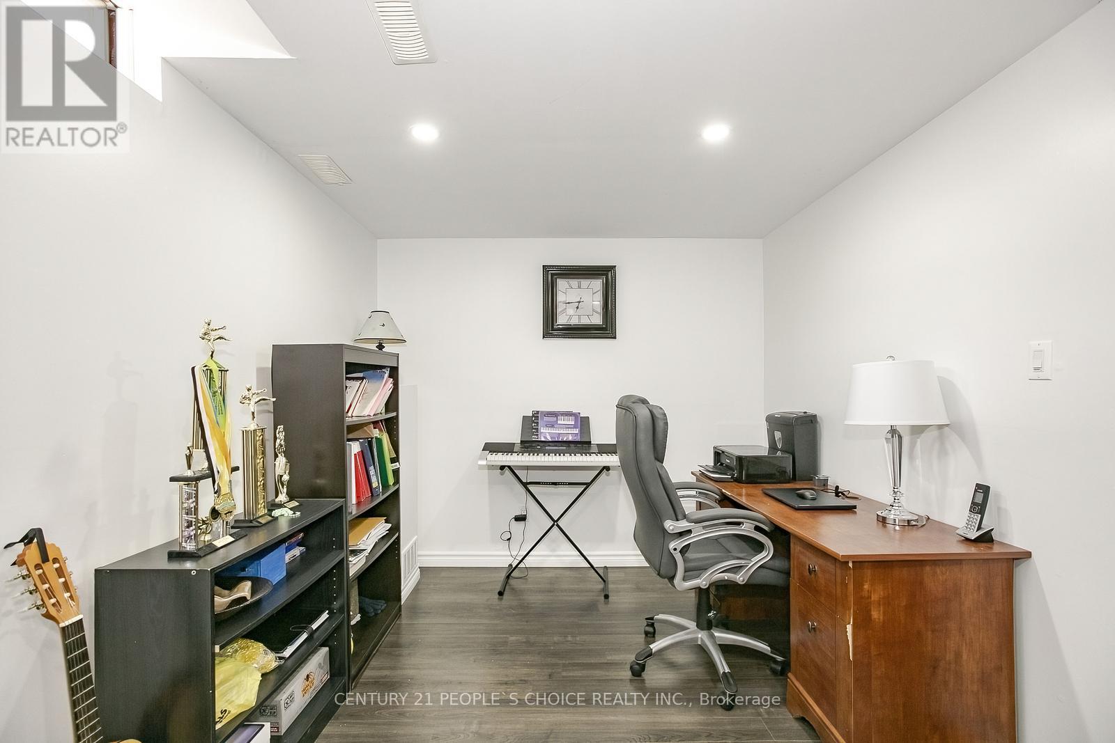 Photo 45 of 47 Garibaldi Drive, Brampton ON