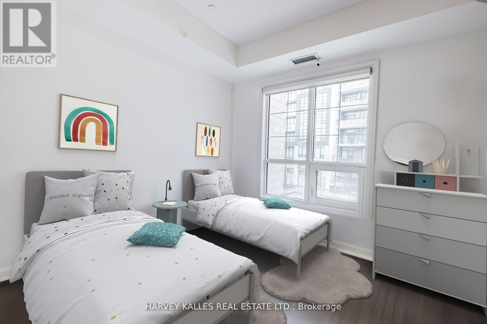 Photo 20 of 227 216 Oak Park Boulevard, Oakville ON