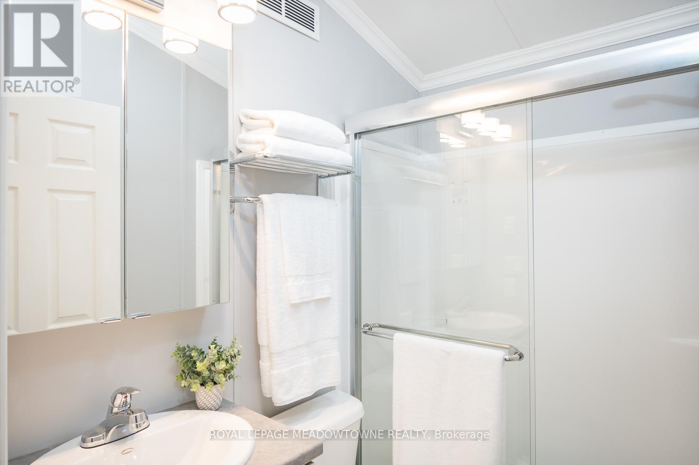 Photo 29 of 12 Poplar 4449 Milburough Line, Burlington ON