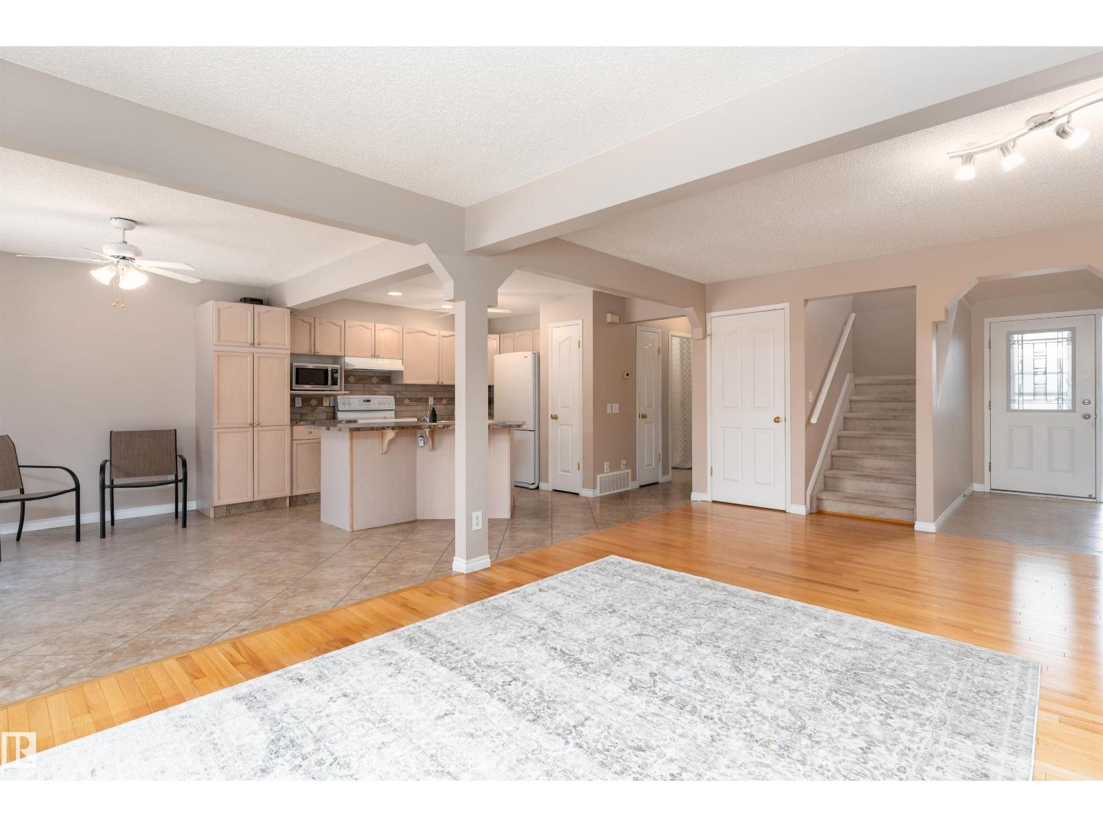 Photo 9 of 8823 188 St Nw, Edmonton AB