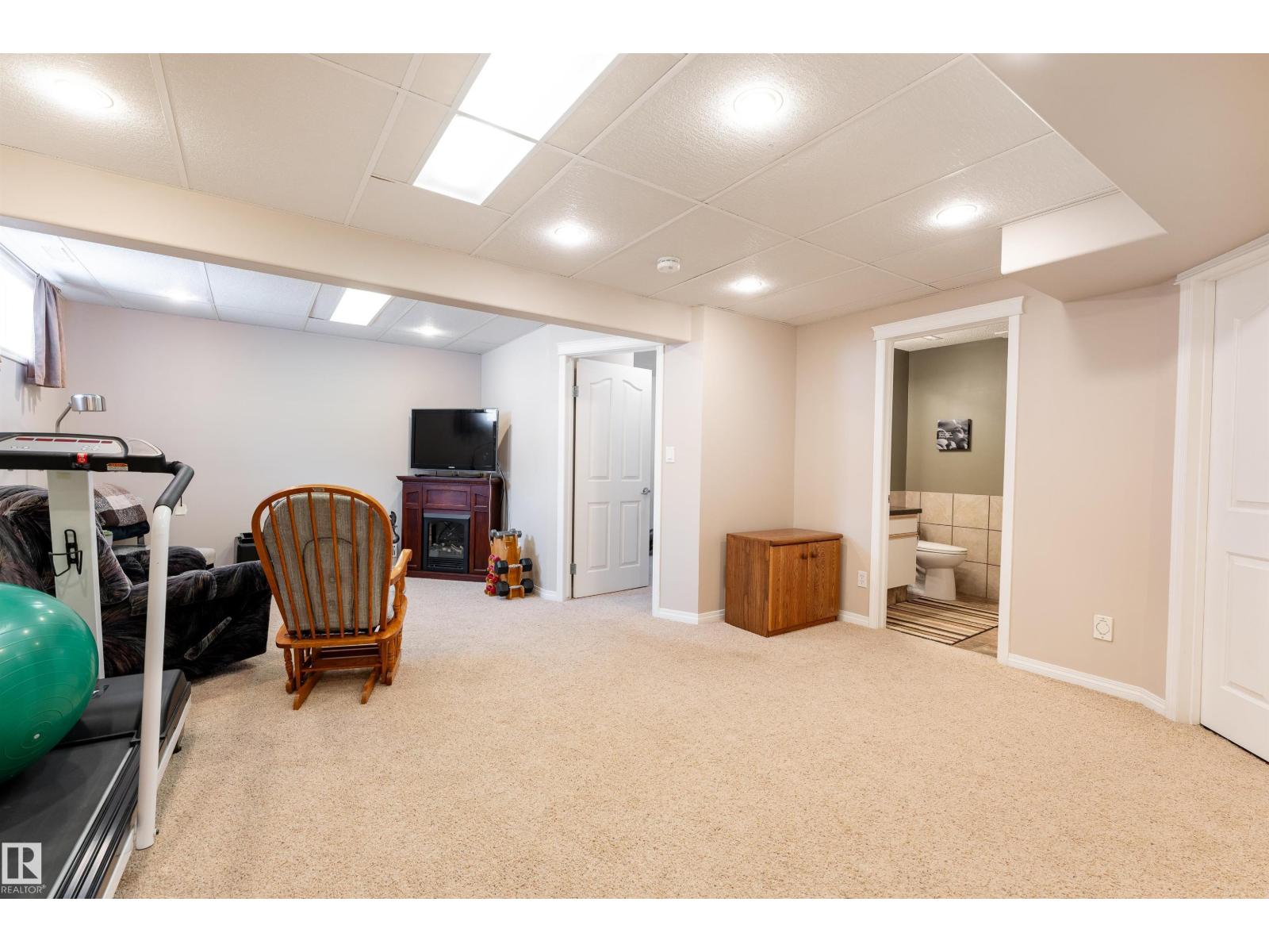 Photo 32 of 8823 188 St Nw, Edmonton AB