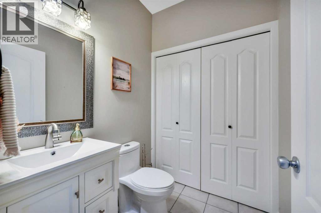 Photo 17 of 166 Asmundsen Avenue, Red Deer AB
