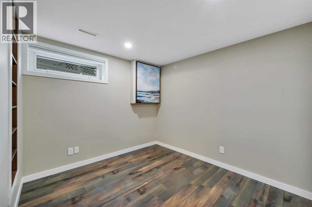 Photo 36 of 166 Asmundsen Avenue, Red Deer AB