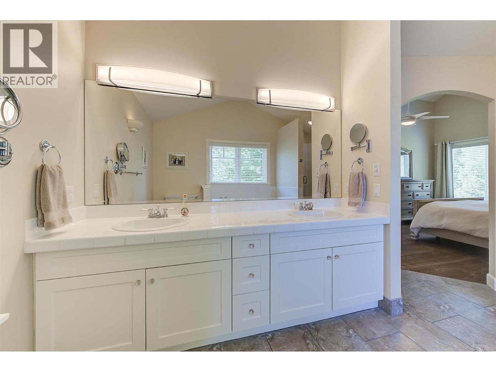  5127 Luckett Court, Kelowna