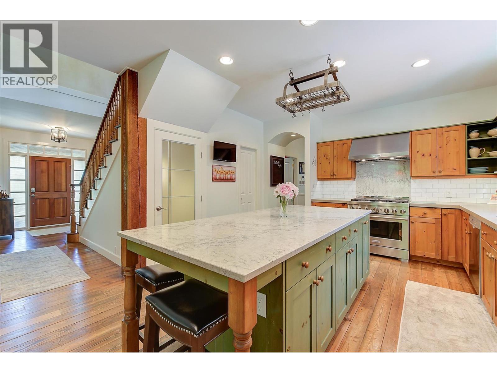  5127 Luckett Court, Kelowna
