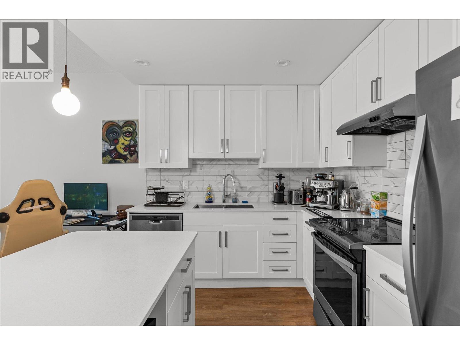 Photo 4 of 710 Stockwell Avenue Unit 207, Kelowna BC