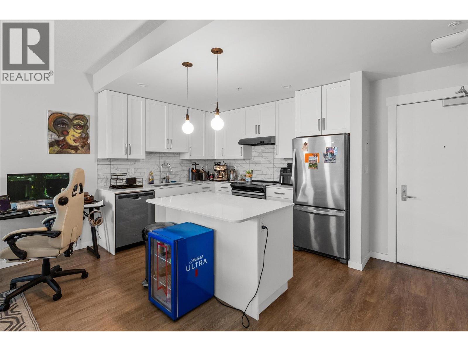 Photo 3 of 710 Stockwell Avenue Unit 207, Kelowna BC