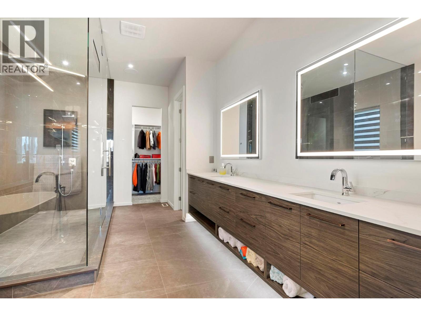 5546 Upper Mission Drive, Kelowna