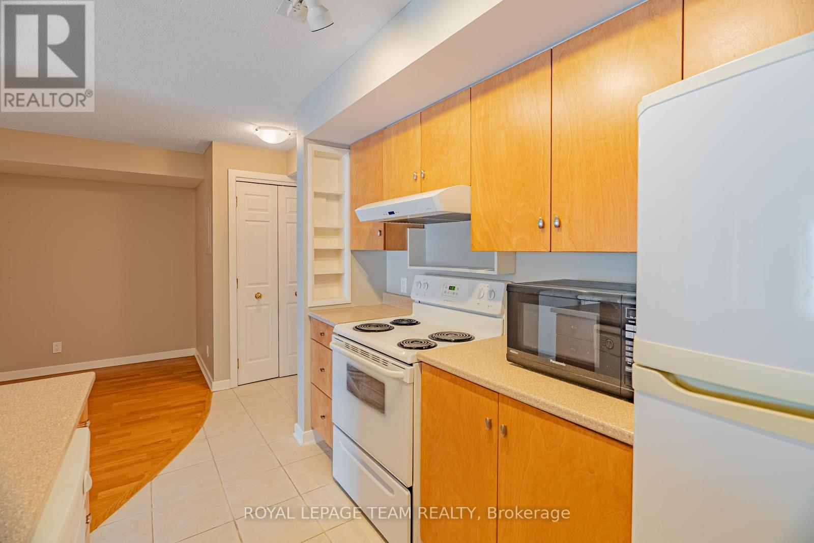 Photo 16 of 804 138 Somerset Street W, Ottawa ON
