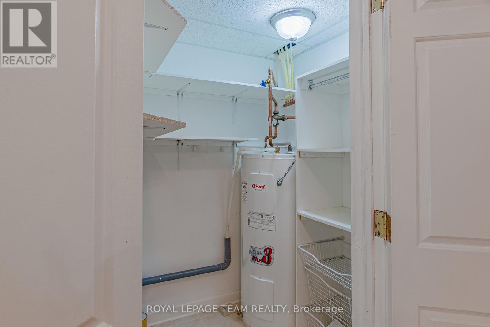 Photo 6 of 804 138 Somerset Street W, Ottawa ON