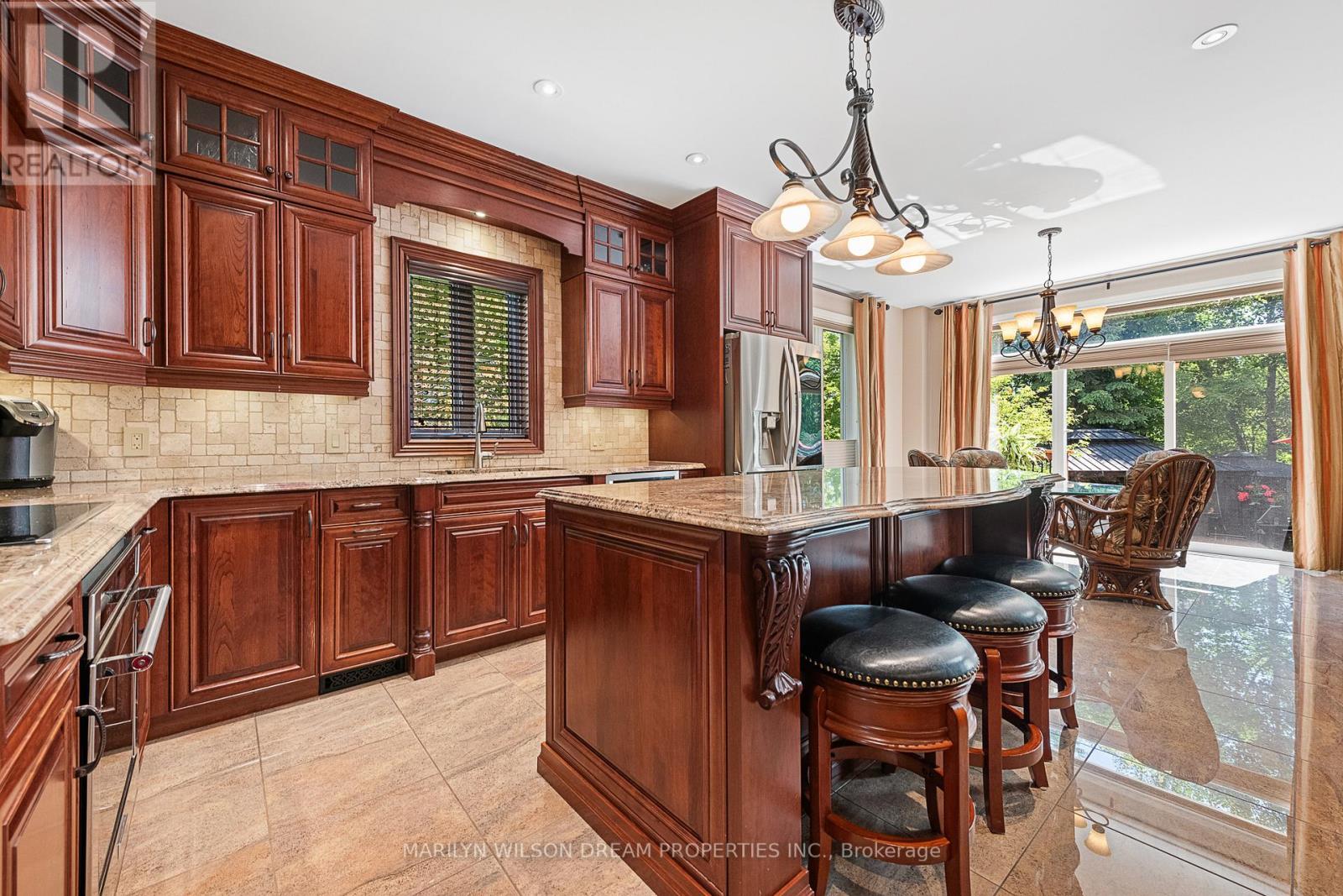 Photo 15 of 1095 Halton Terrace, Ottawa ON