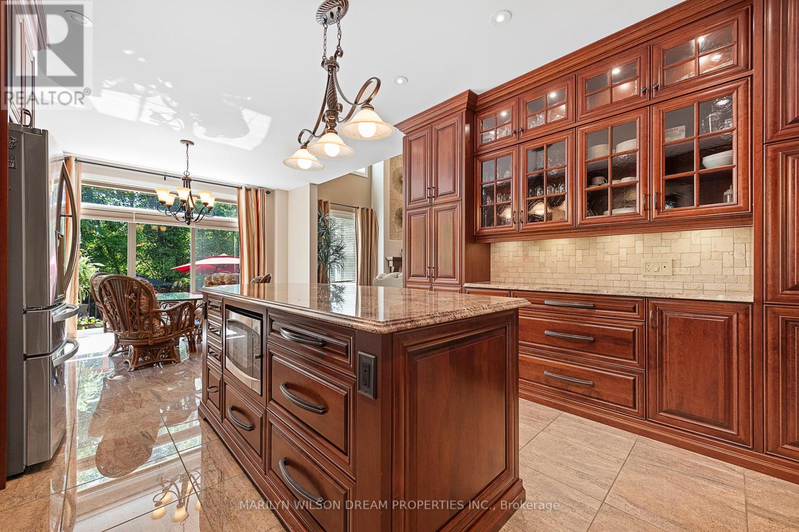 Photo 17 of 1095 Halton Terrace, Ottawa ON