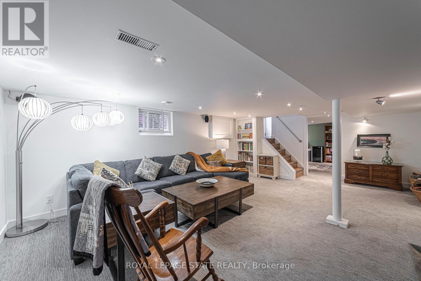 Photo 33 of 38 Kenmore Road, Hamilton ON