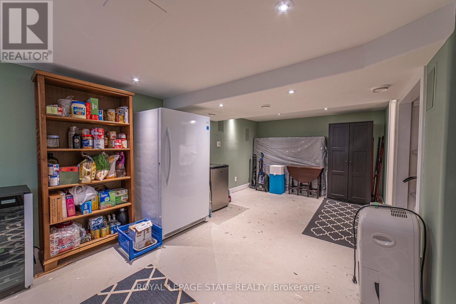 Photo 36 of 38 Kenmore Road, Hamilton ON