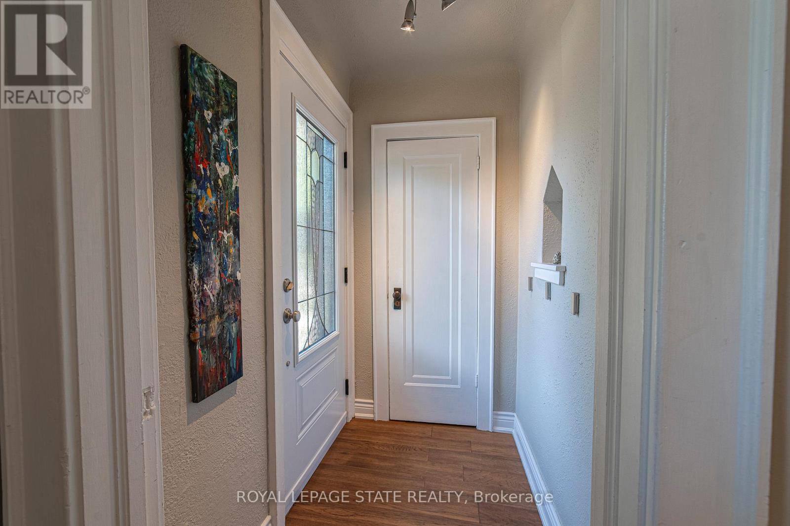 Photo 5 of 38 Kenmore Road, Hamilton ON