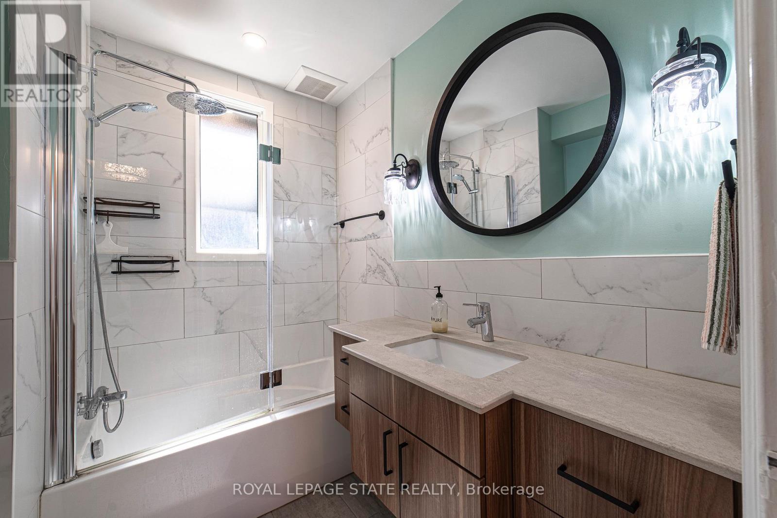 Photo 9 of 38 Kenmore Road, Hamilton ON