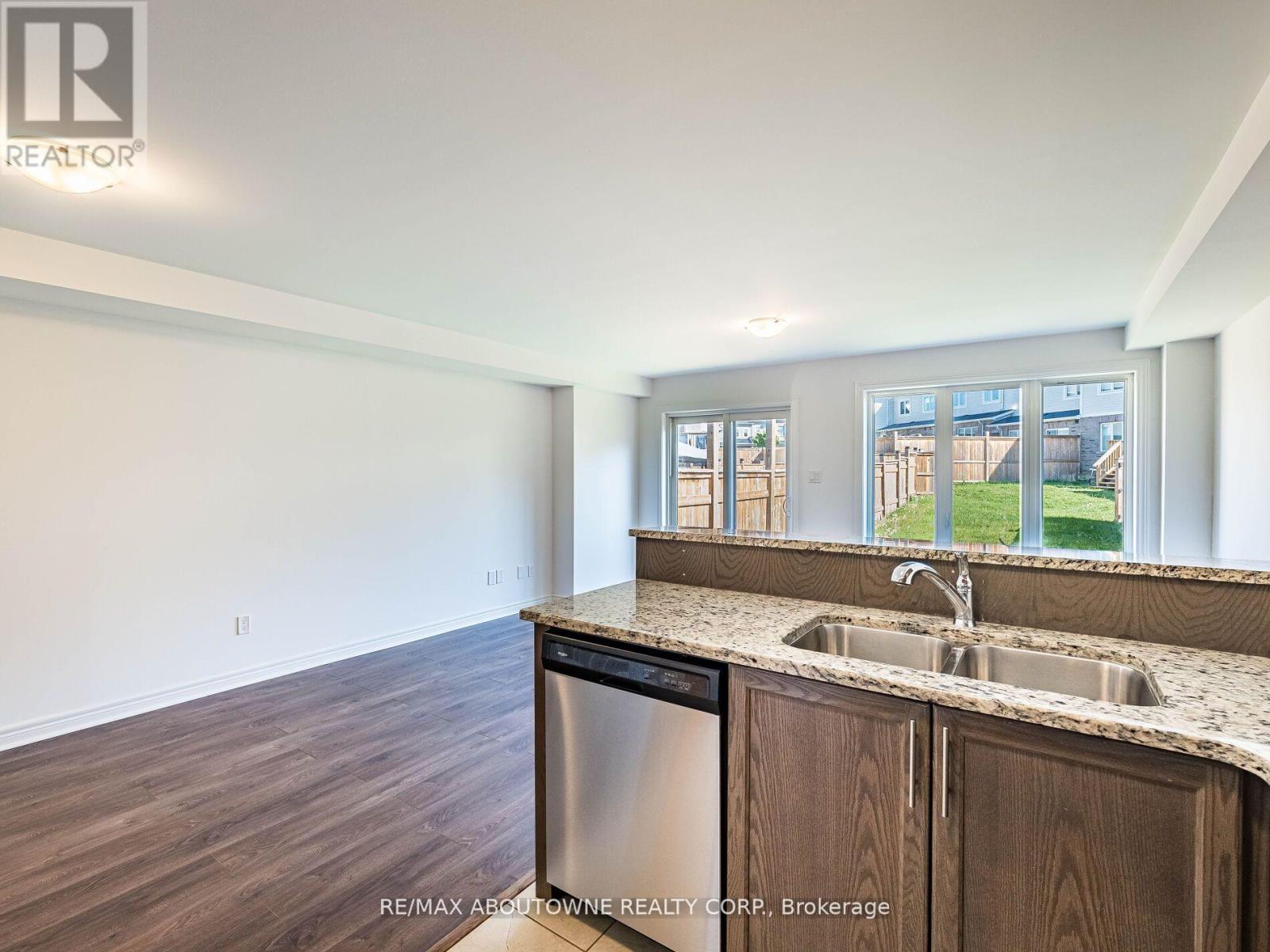 Photo 18 of 62 Skinner Drive, Guelph ON