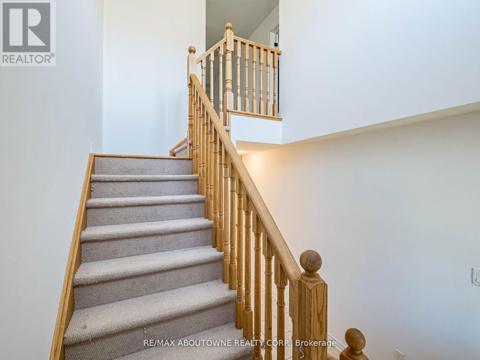Photo 22 of 62 Skinner Drive, Guelph ON